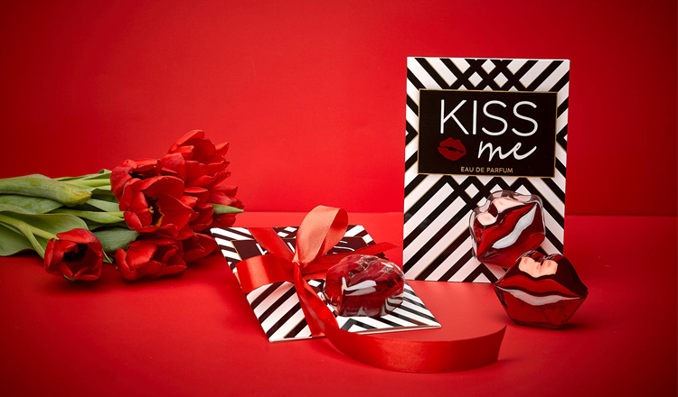 Mini Parfum-card Kiss me, el regalo 2 en 1